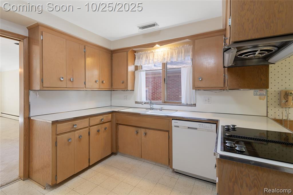 10774 Lincoln Drive, Huntington Woods, MI — Photo 8