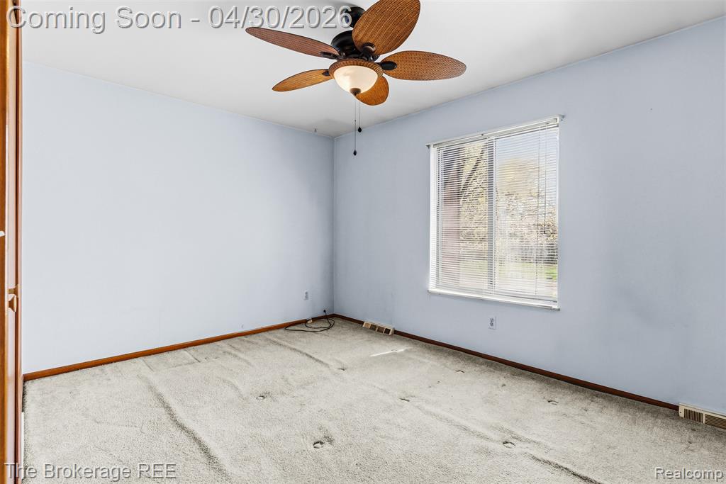 5380 Prentis Road, Waterford, MI 48327 — Photo 23