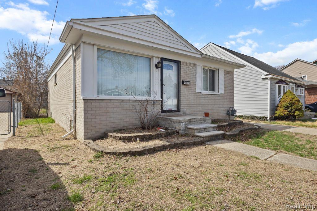 4976 CORNELL Street, Dearborn Heights, MI 48125 — Photo 2