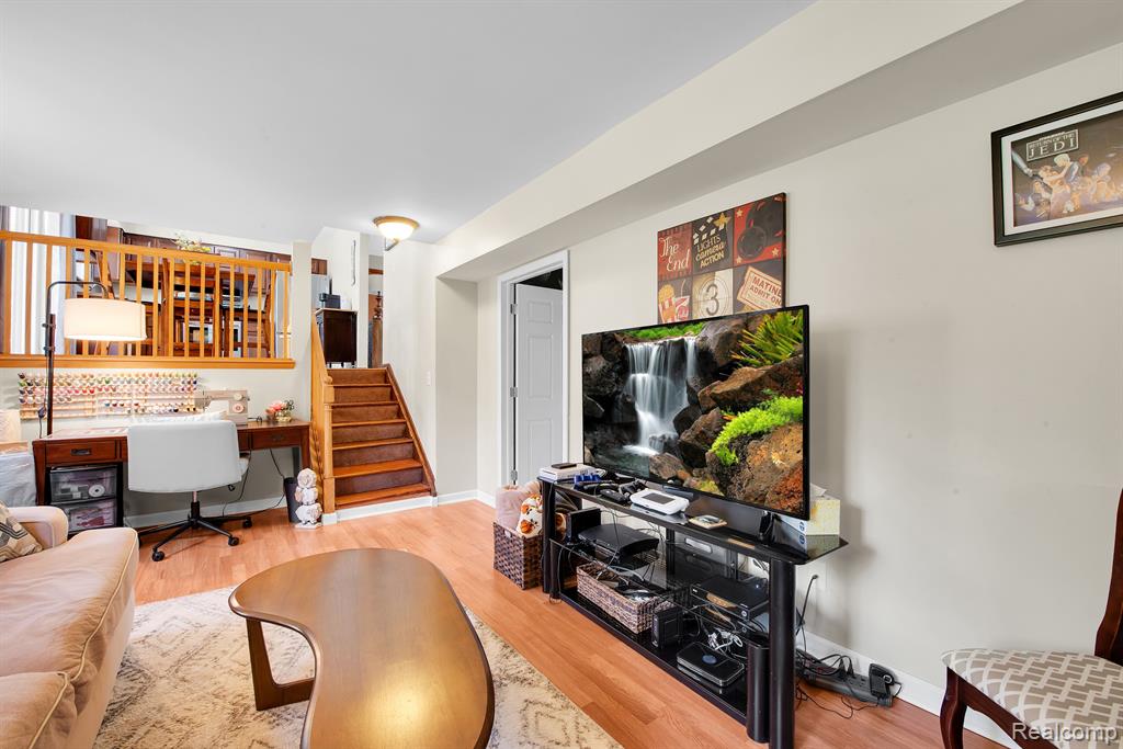 414 NORLAND Street, Lake Orion, MI 48362 — Photo 11