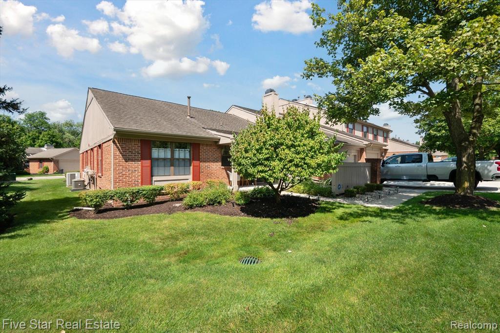 7295 SOMERBY, West Bloomfield, MI — Photo 6