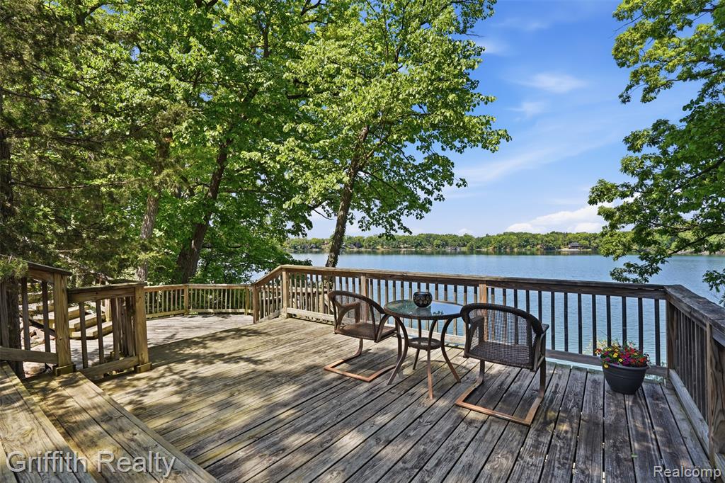 6262 Briggs Lake Drive, Brighton, MI 48116 — Photo 4