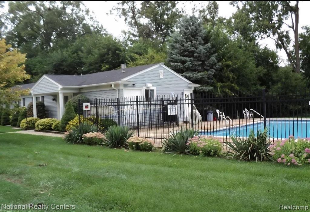 38075 Sherwood Street, Westland, MI — Photo 12