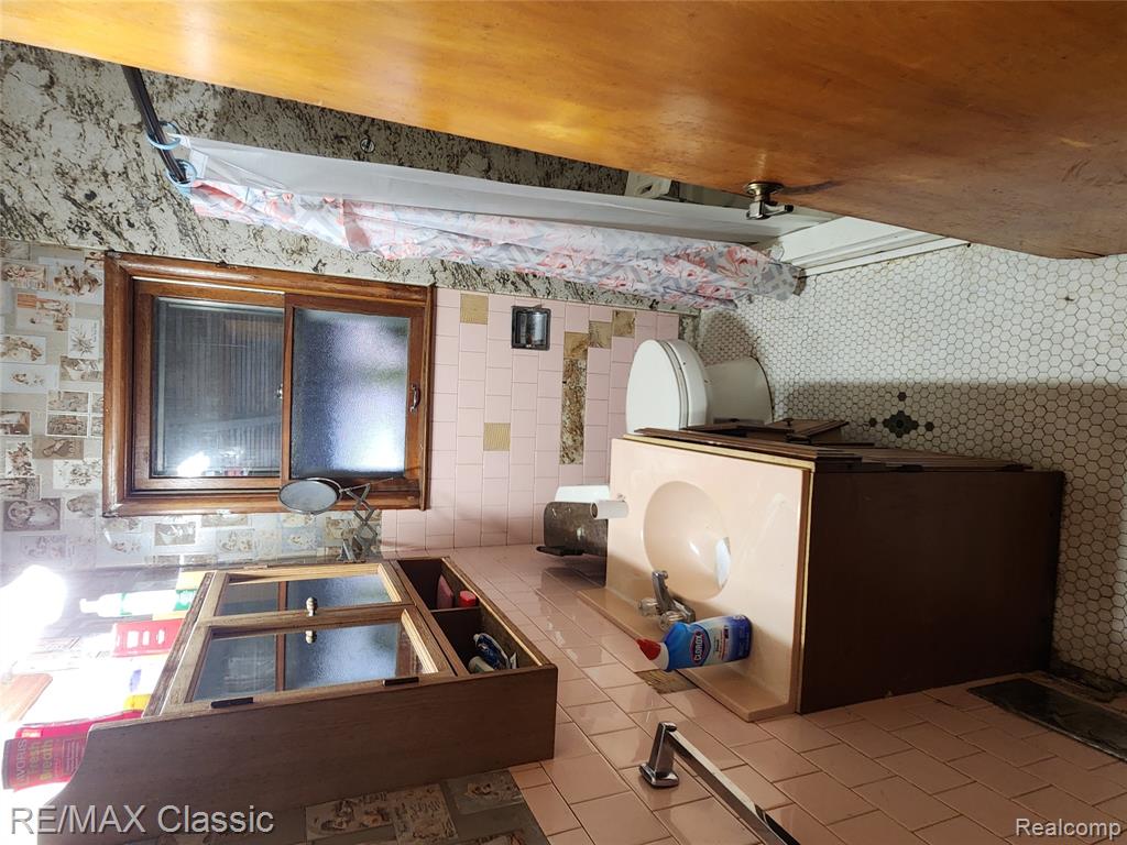 643 E Kennett Road, Pontiac, MI 48340 — Photo 20