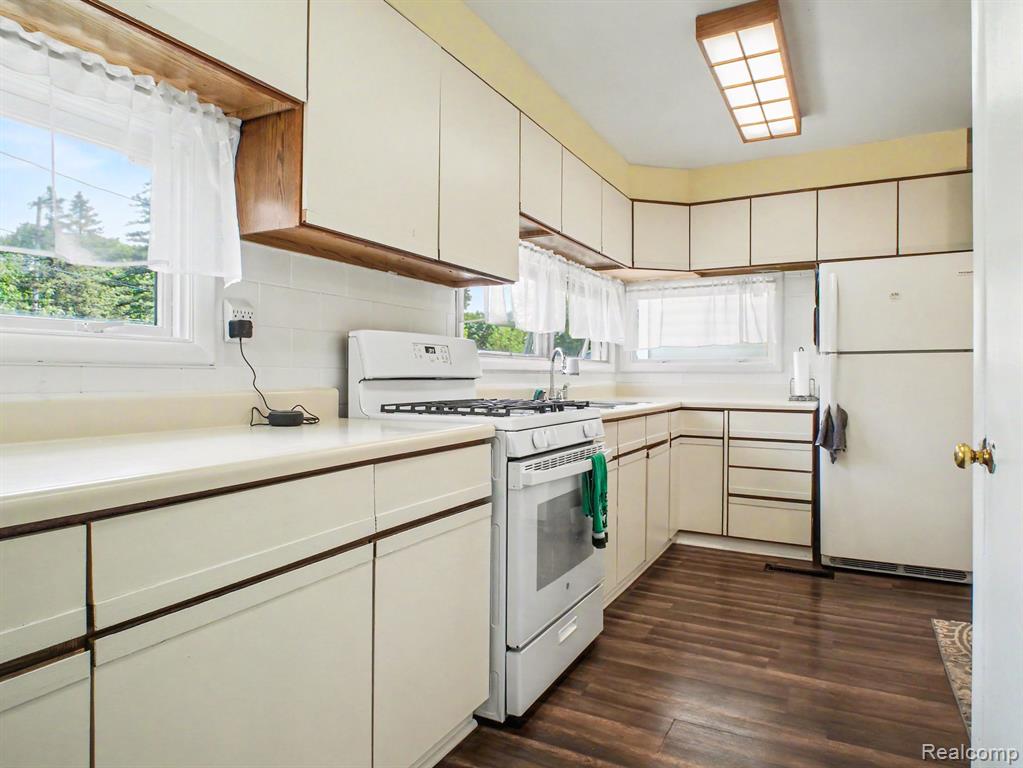 425 Rockingham Avenue, Alma, MI 48801 — Photo 5