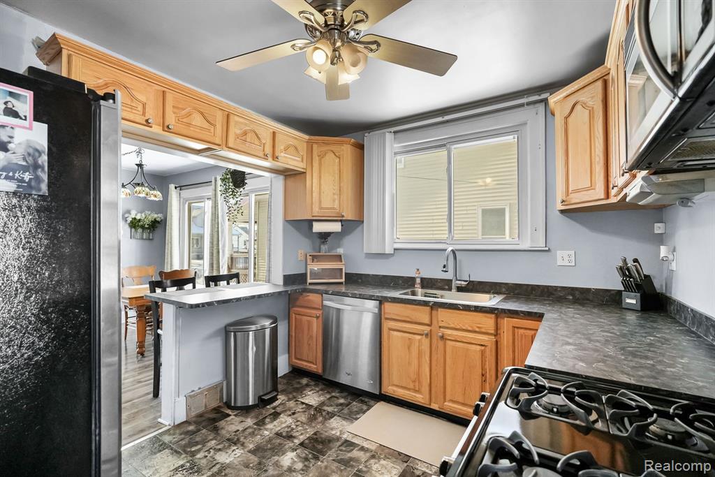 6743 MEADOW Avenue, Warren, MI 48091 — Photo 10