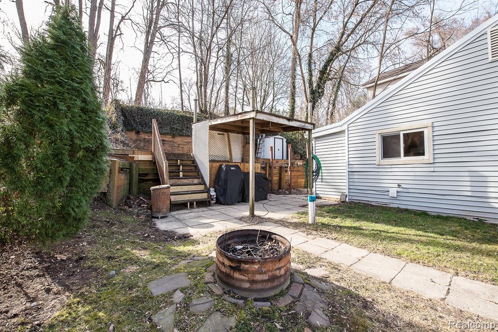 8128 Halfway Drive, Brighton, MI 48116 — Photo 37