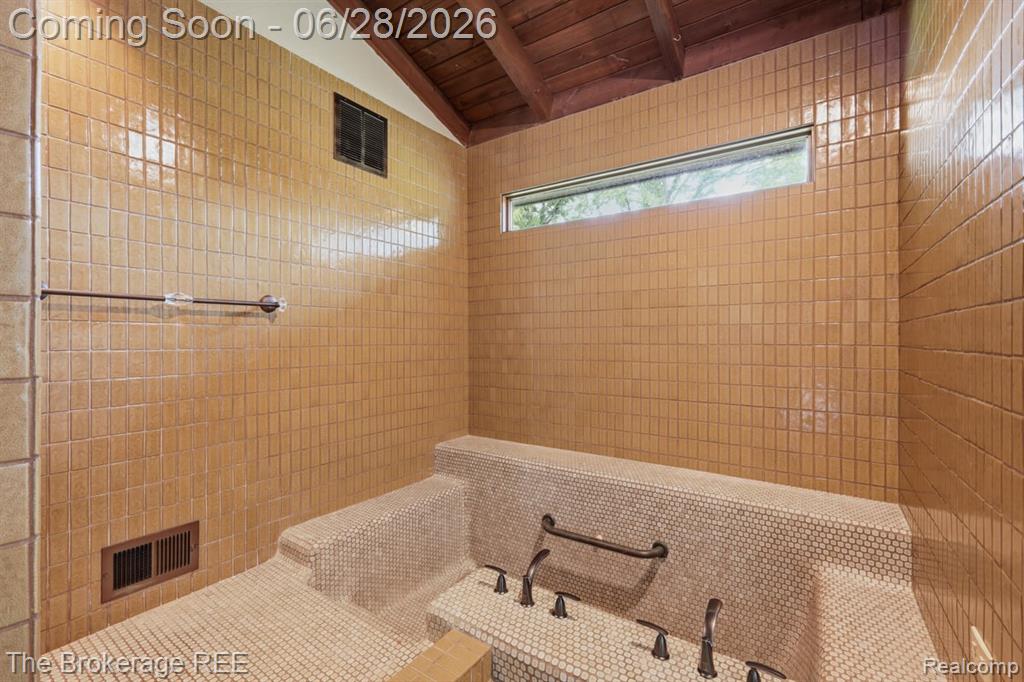 8475 Knox Road, Clarkston, MI 48348 — Photo 34