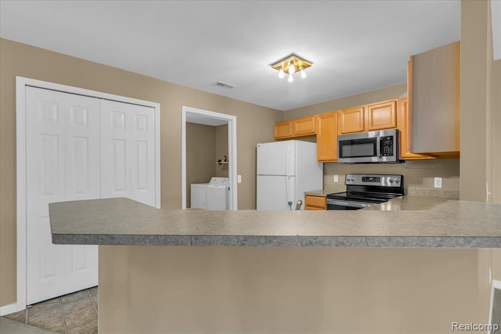 51641 Hale Lane, Chesterfield, MI — Photo 9