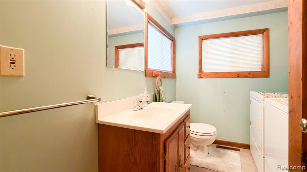 328 Sheridan Drive, Prudenville, MI 48651 — Photo 28