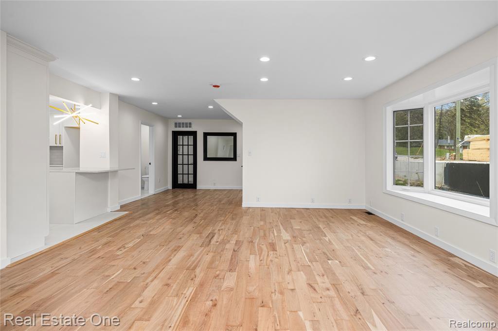 9047 Gale Road, White Lake, MI — Photo 17