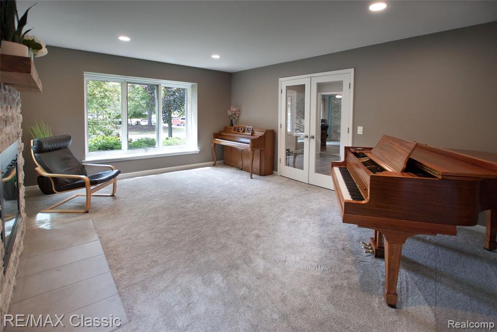 44500 Louvert Court, Novi, MI — Photo 9