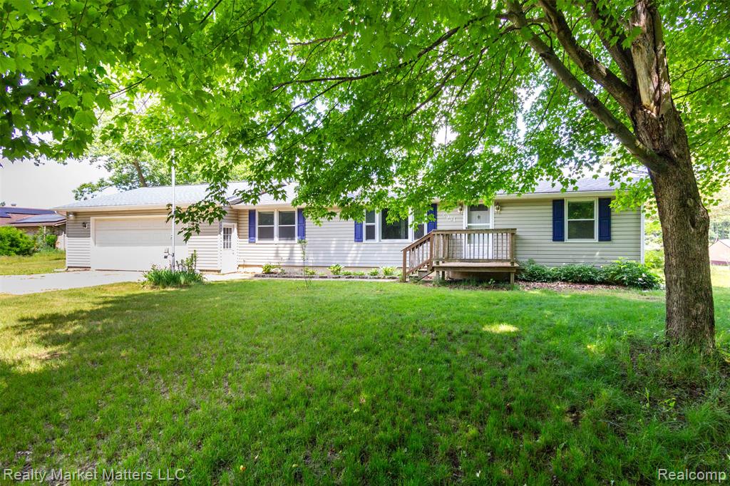 4951 Laur Road, North Branch, MI 48461 — Photo 5