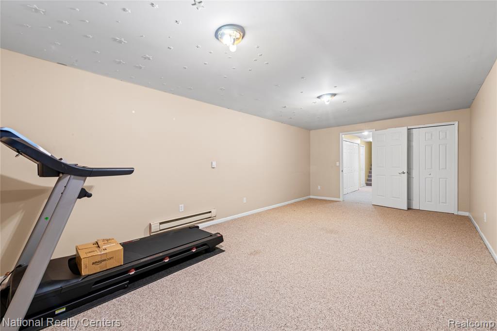 4967 Oak Hill Drive, Waterford, MI 48329 — Photo 27