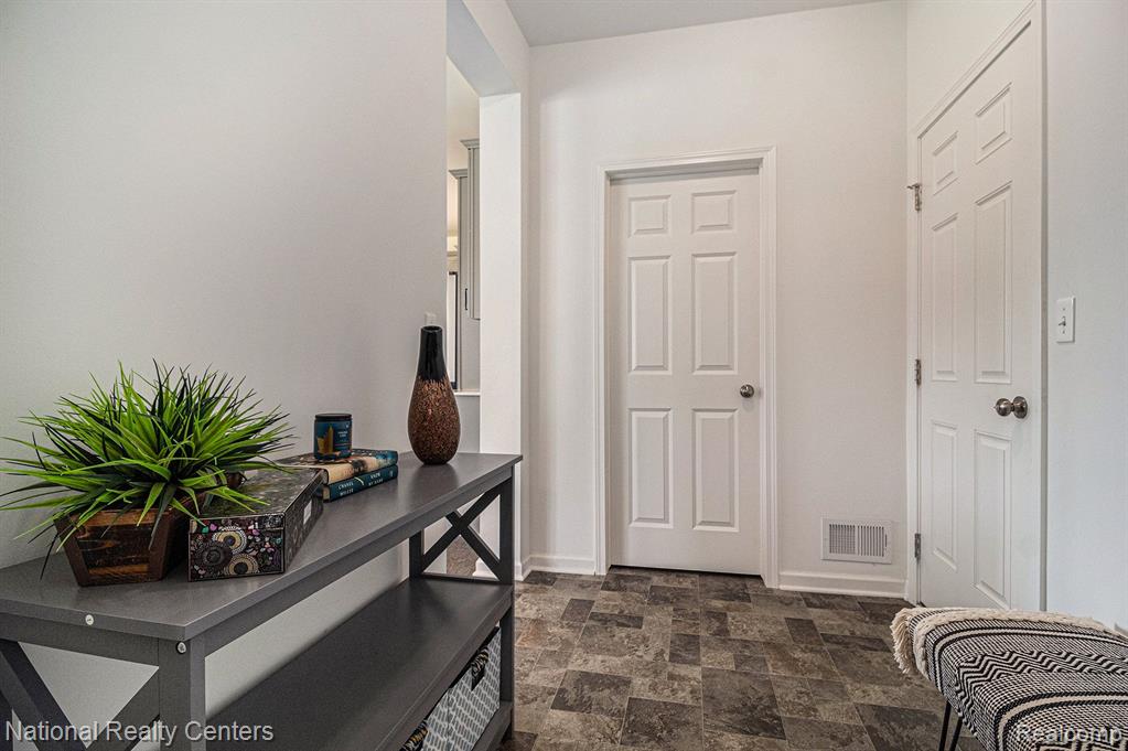 50665 BAILEYS LANDING, Canton, MI 48187 — Photo 11