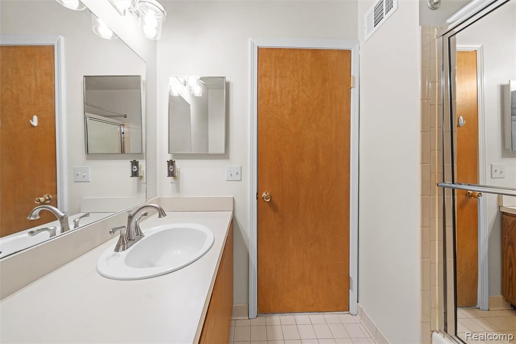 41257 S Woodbury Green Drive, Belleville, MI 48111 — Photo 27