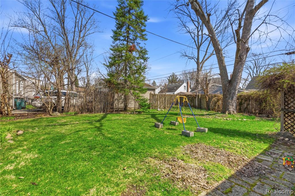 2193 Cambridge Road, Berkley, MI 48072 — Photo 28