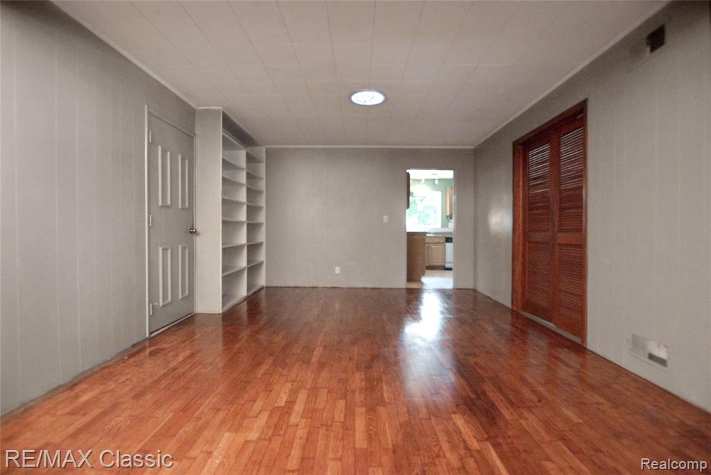 4836 Sundew Street, Commerce Twp, MI 48382 — Photo 15
