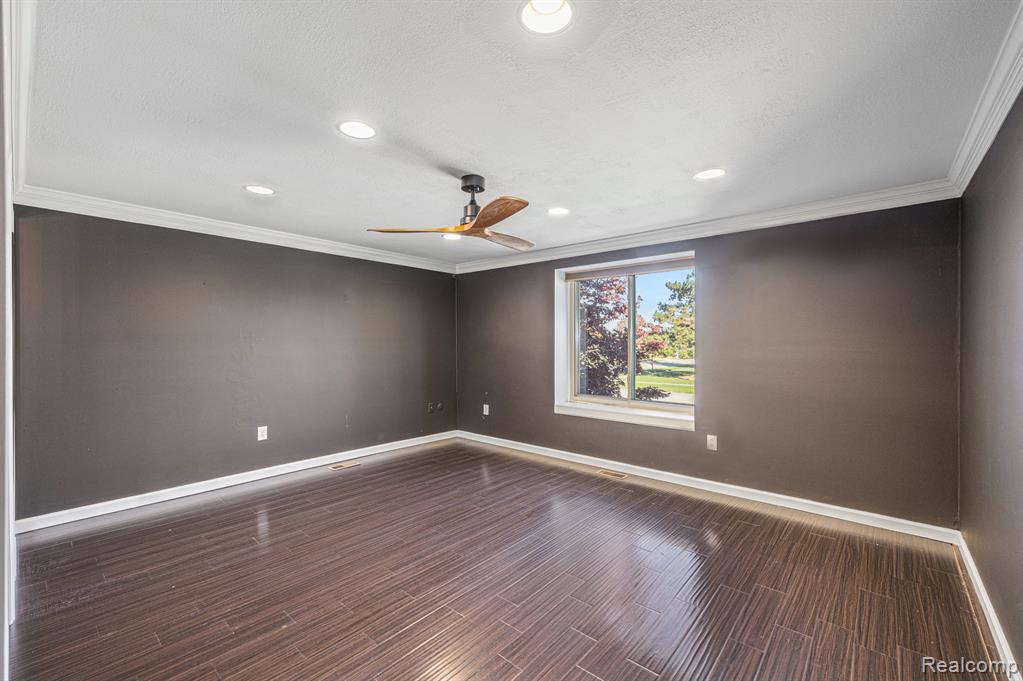 46009 Donahue Avenue, Macomb, MI 48044 — Photo 12