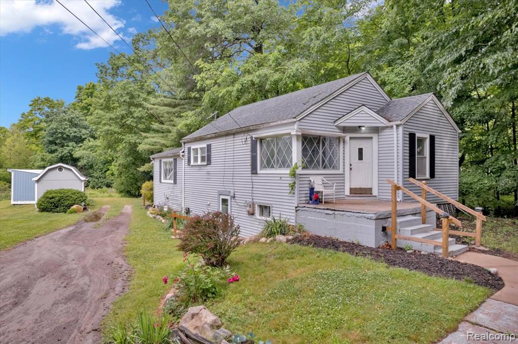 4155 Mill Lake Road, Lake Orion, MI — Photo 2