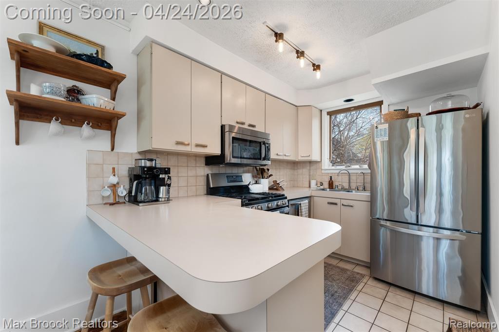 36 Kensington Boulevard, Pleasant Ridge, MI — Photo 15