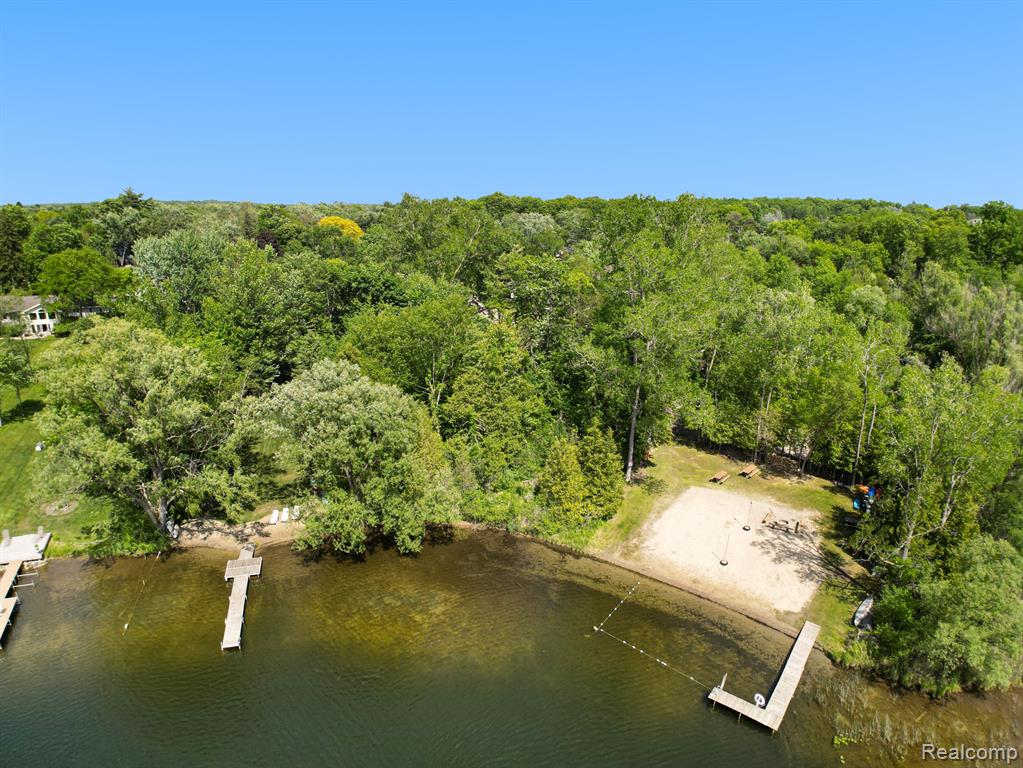 6062 Middle Lake Road, Clarkston, MI — Photo 41