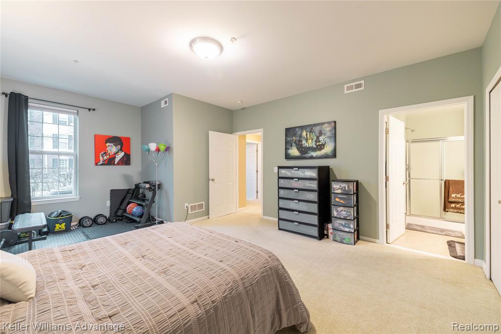 921 E Summerfield Glen Circle, Ann Arbor, MI 48103 — Photo 18