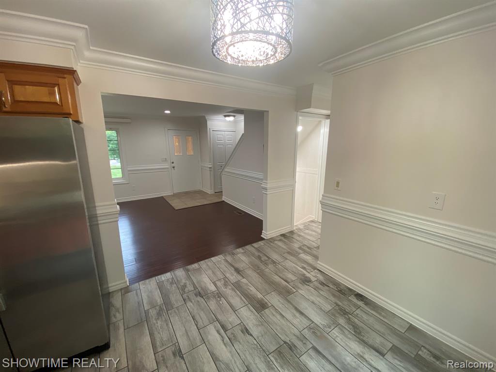 8418 HICKORY Drive, Sterling Heights, MI 48312 — Photo 7