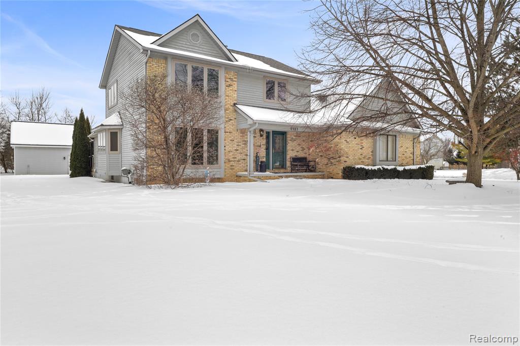 6083 Chatham Court, Grand Blanc, MI 48439 — front exterior