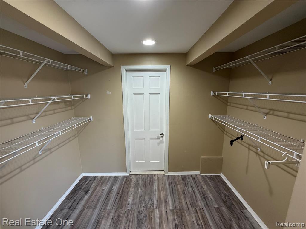 7068 Heather Heath, West Bloomfield, MI — Photo 37