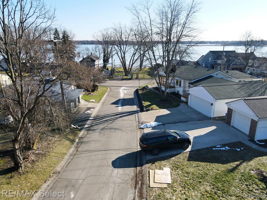 570 SHOREVIEW Drive, Waterford, MI 48328 — Photo 41