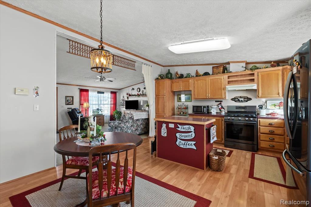 4482 Wynnwood Drive, Howell, MI 48843 — Photo 9