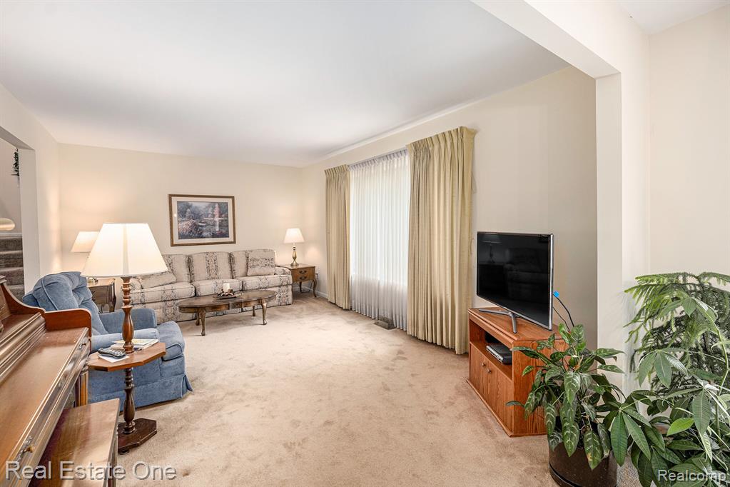 5982 Slate Drive, Troy, MI 48085 — Photo 9