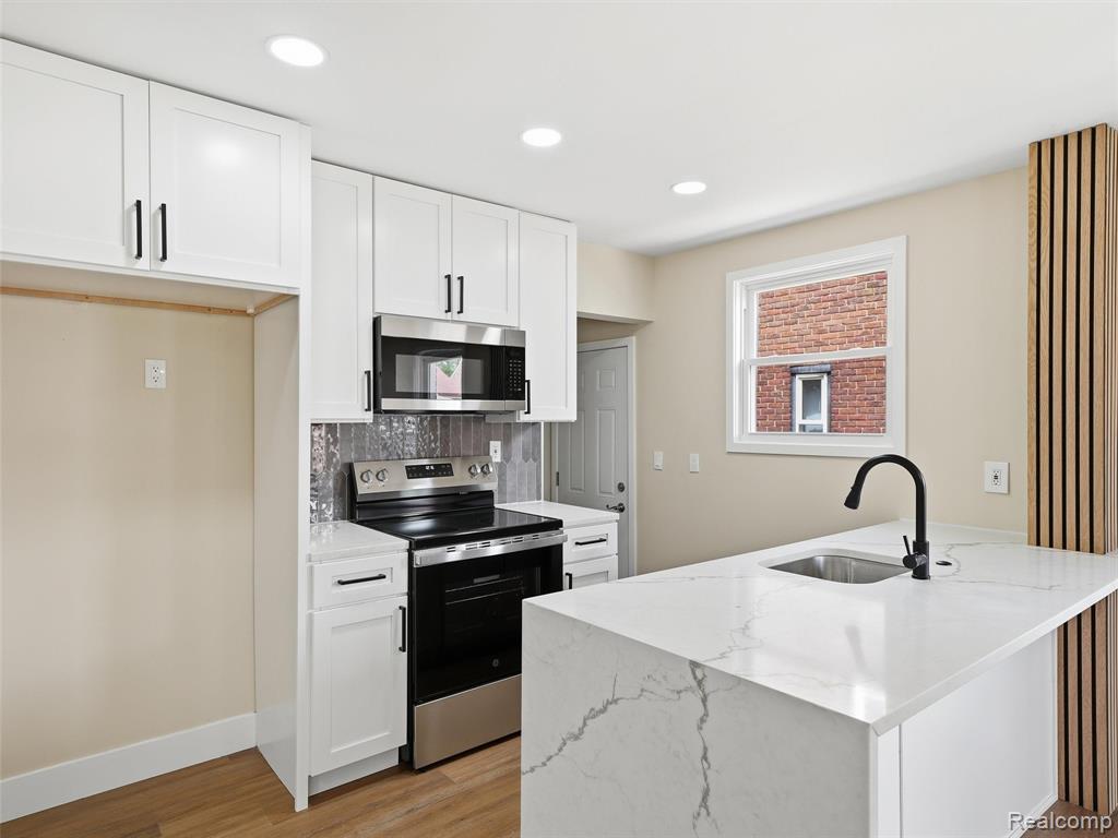 16835 Lesure Street, Detroit, MI 48235 — Photo 12