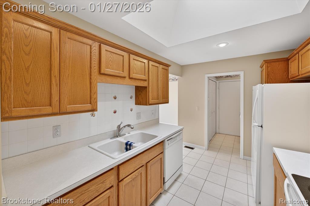 48686 French Creek Court, Utica, MI 48315 — Photo 20