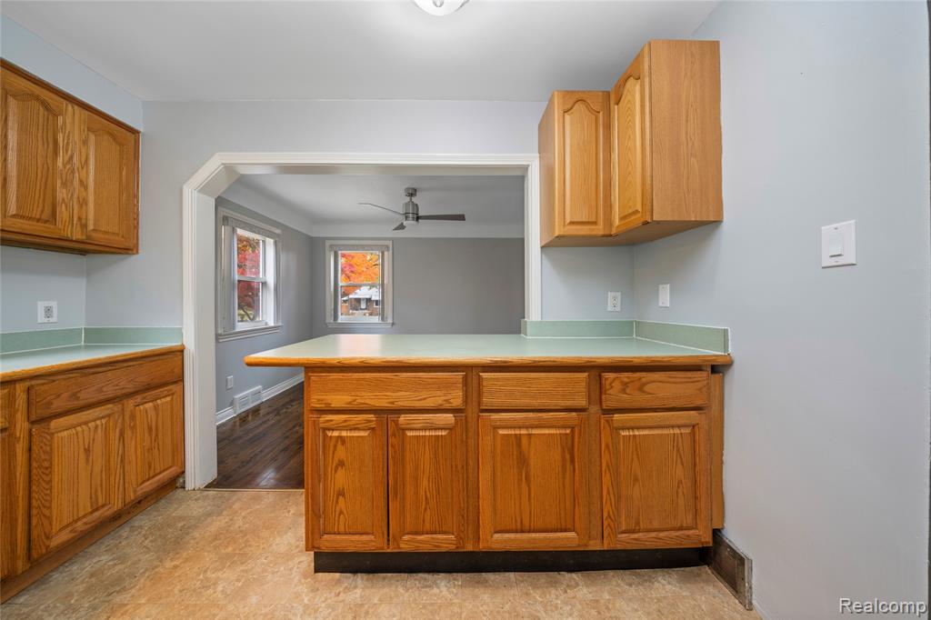8928 Becker Avenue, Allen Park, MI 48101 — Photo 14
