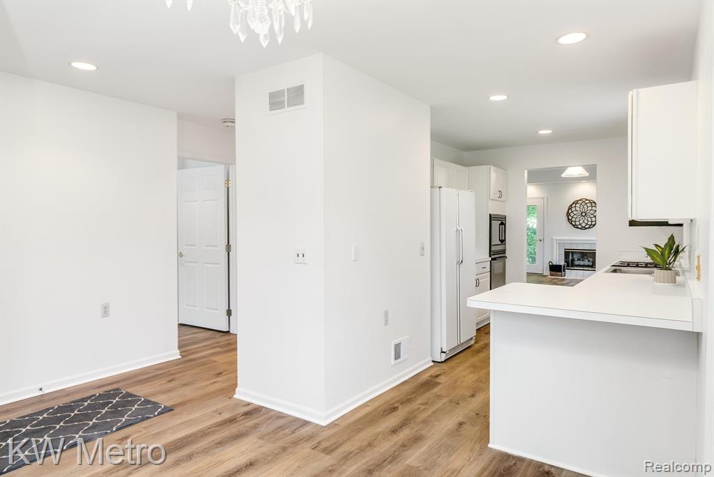 21305 Juniper Court, Farmington Hills, MI 48336 — Photo 14