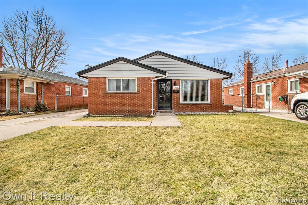 4992 MCKINLEY Street, Dearborn Heights, MI 48125 — front exterior