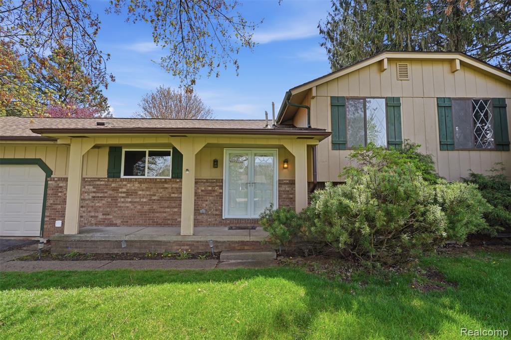 3756 Chevron Drive, Highland, MI 48356 — Photo 2