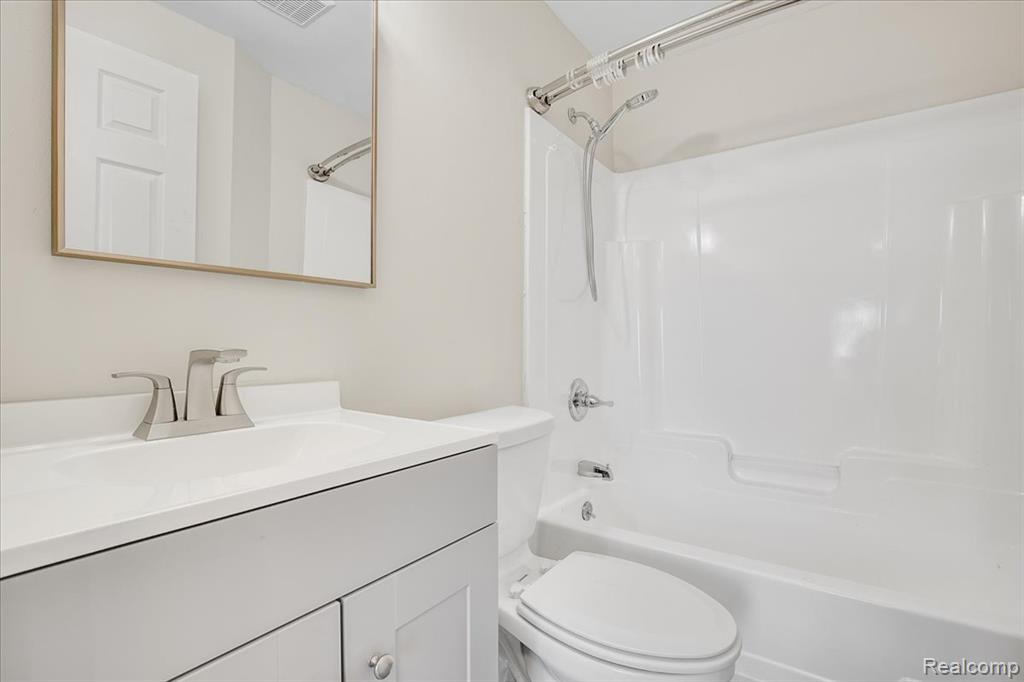 60 W Harry Avenue, Hazel Park, MI 48030 — Photo 6
