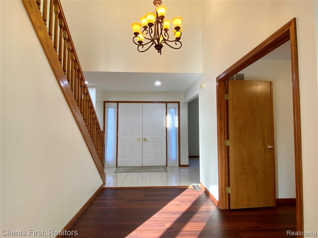 7233 OAKWOOD Drive, West Bloomfield, MI — Photo 18