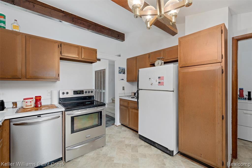 4464 Foxwood Drive, Milford, MI 48380 — Photo 20