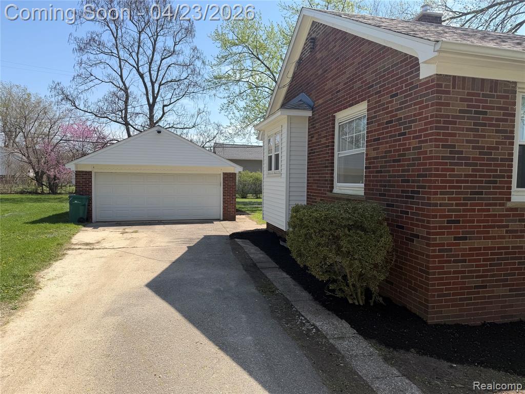 19527 Somers Street, New Boston, MI 48164 — Photo 2