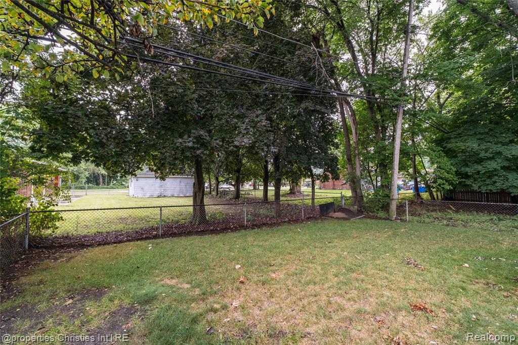 5661 Hubbell Street, Dearborn Heights, MI 48127 — Photo 30