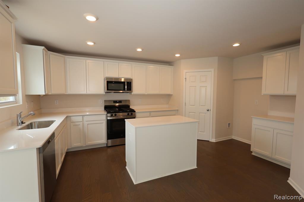 4195 Cedar Lane, Grand Blanc, MI 48439 — Photo 11