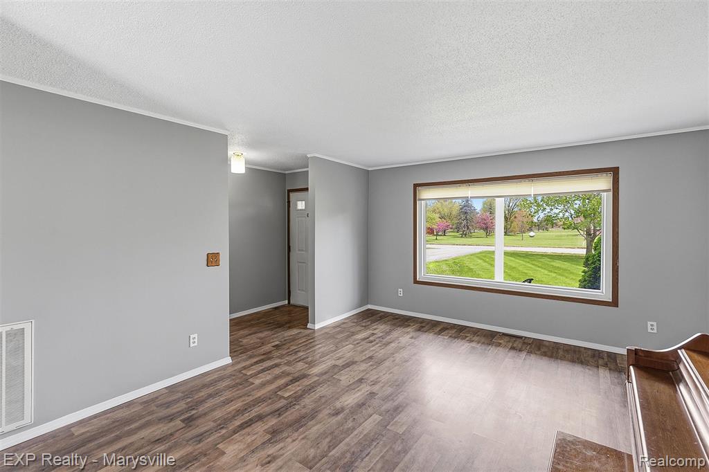 12265 Hough Road, Memphis, MI — Photo 8