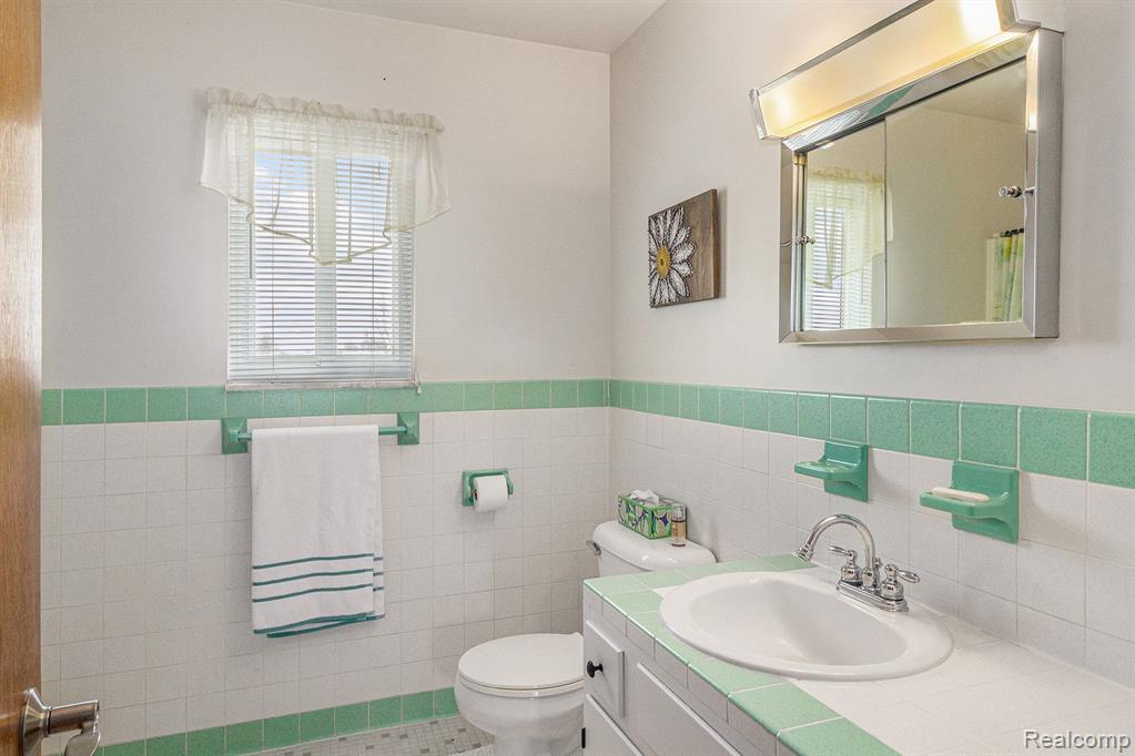 7048 SEYMOUR Road, Swartz Creek, MI 48473 — Photo 20