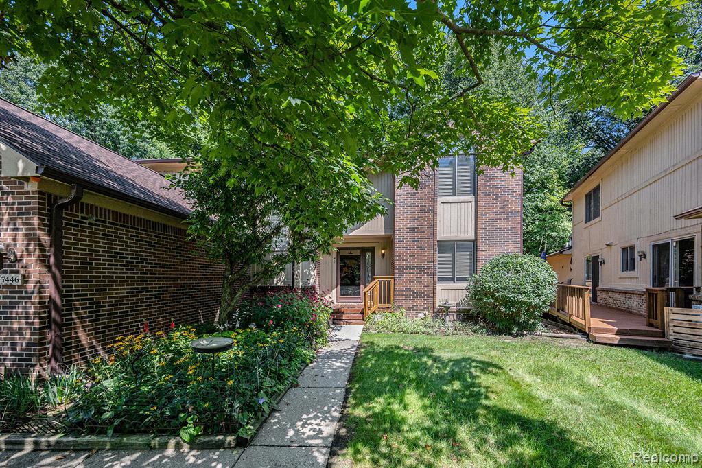 7446 Pepper Creek, West Bloomfield, MI — Photo 4