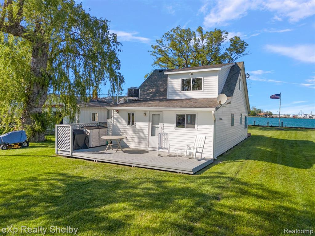 8395 N Channel - Harsens Island, Clay, MI 48001 — Photo 31