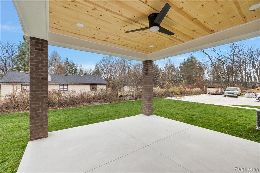 50896 MISTWOOD Drive, Macomb, MI 48042 — Photo 8